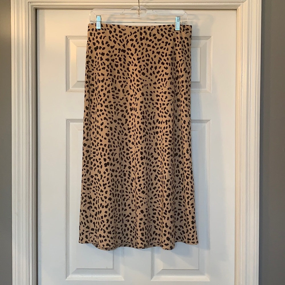 Leopard print midi skirt